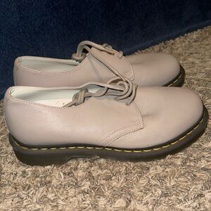 Dr. Martens Virginia Leather Oxford Shoes